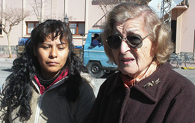 Beatriz Vargas Junto a la poetisa Carola Briones que acompaño en las ultimas marchas