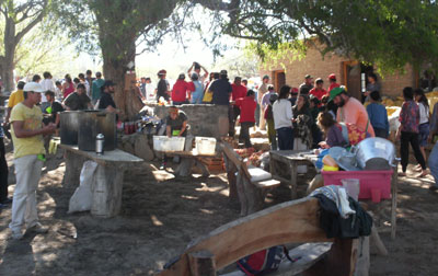 Campesinos de distintas localidades que estuvieron en la casa de la familia Carpanchay en el paraje San Luís