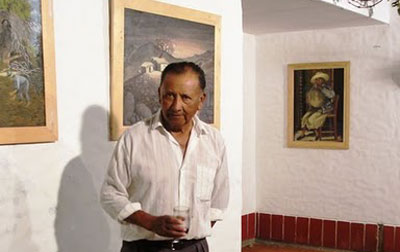 Calixto Mamaní durante una muestra de sus obras en la Sala que lleva su nombre.
