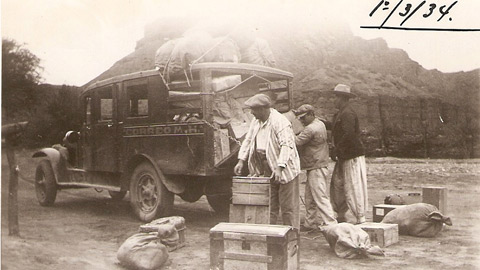 " La Mensajería" en el año 1934. Fue el primer transporte de pasajeros de nuestro pueblo. Unía Cafayate con Alemanía.