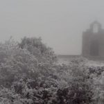 Una intensa nevada vistió de blanco la Cuesta del Obispo