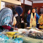Las tejedoras solidarias de Cafayate realizarón cerca de 200 prendas para donar