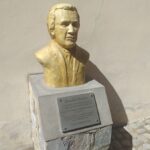 Se inauguró el busto de Arnaldo Etchart en el Museo del Vino