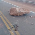 Cayó una enorme roca sobre la ruta 68 tras un derrumbe