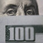 El Banco Central lleva el dólar a $ 350 y sube la tasa de interés