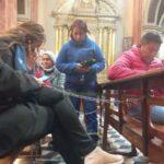 Tres mujeres se encadenaron adentro de la Catedral de Salta