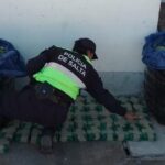 Efectivos de la policía turística y de los bicipolicías secuestraron 55 kg de hojas de coca en la terminal de Cafayate