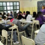 Examen final en secundaria y evaluación docente: los cambios de la Ley Ómnibus en educación